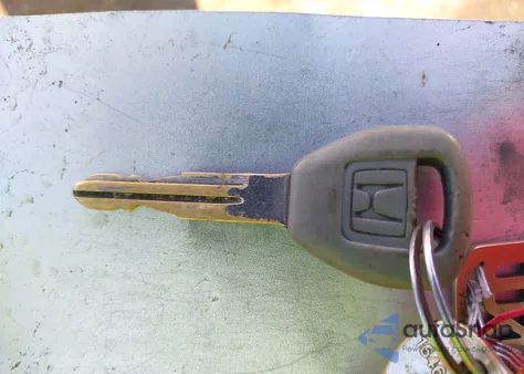 2001 Honda Accord Value Package из США, поврежденный, VIN 1HGCF86601A065949